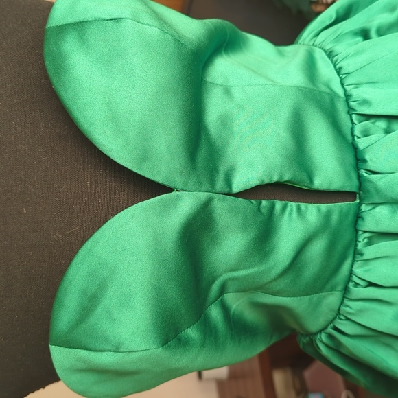 ASOS Collective the Label exclusive plunge structured puffball mini dress - Picture 5 of 12